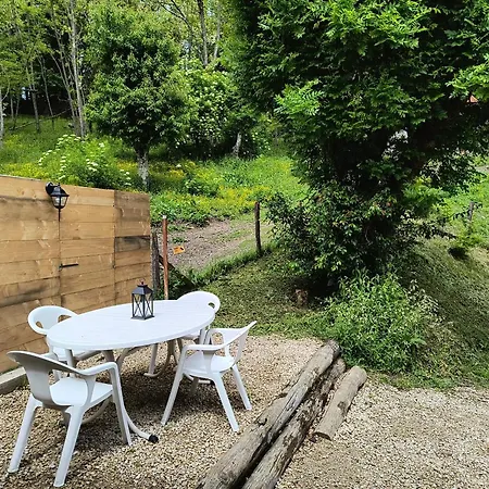 Апартаменты Du Chateau De Lestang Auzits