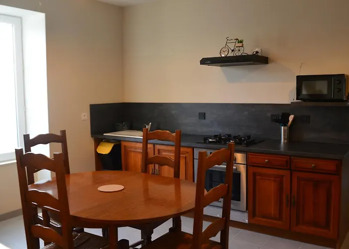 Du Chateau De Lestang Апартаменты