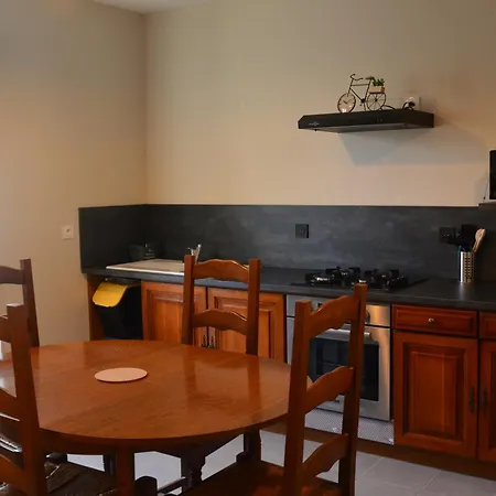 Du Chateau De Lestang Apartment